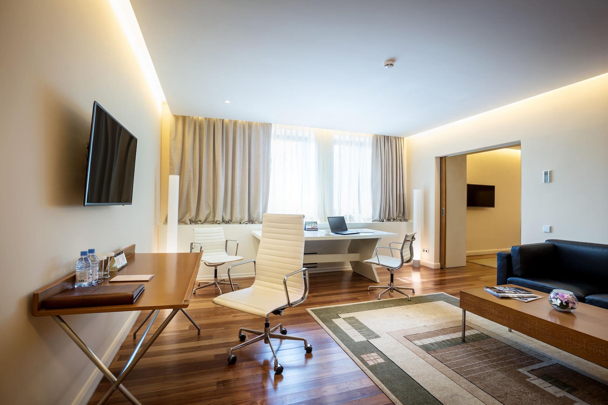 The Dostyk Hotel Алма Ата Екстериор снимка