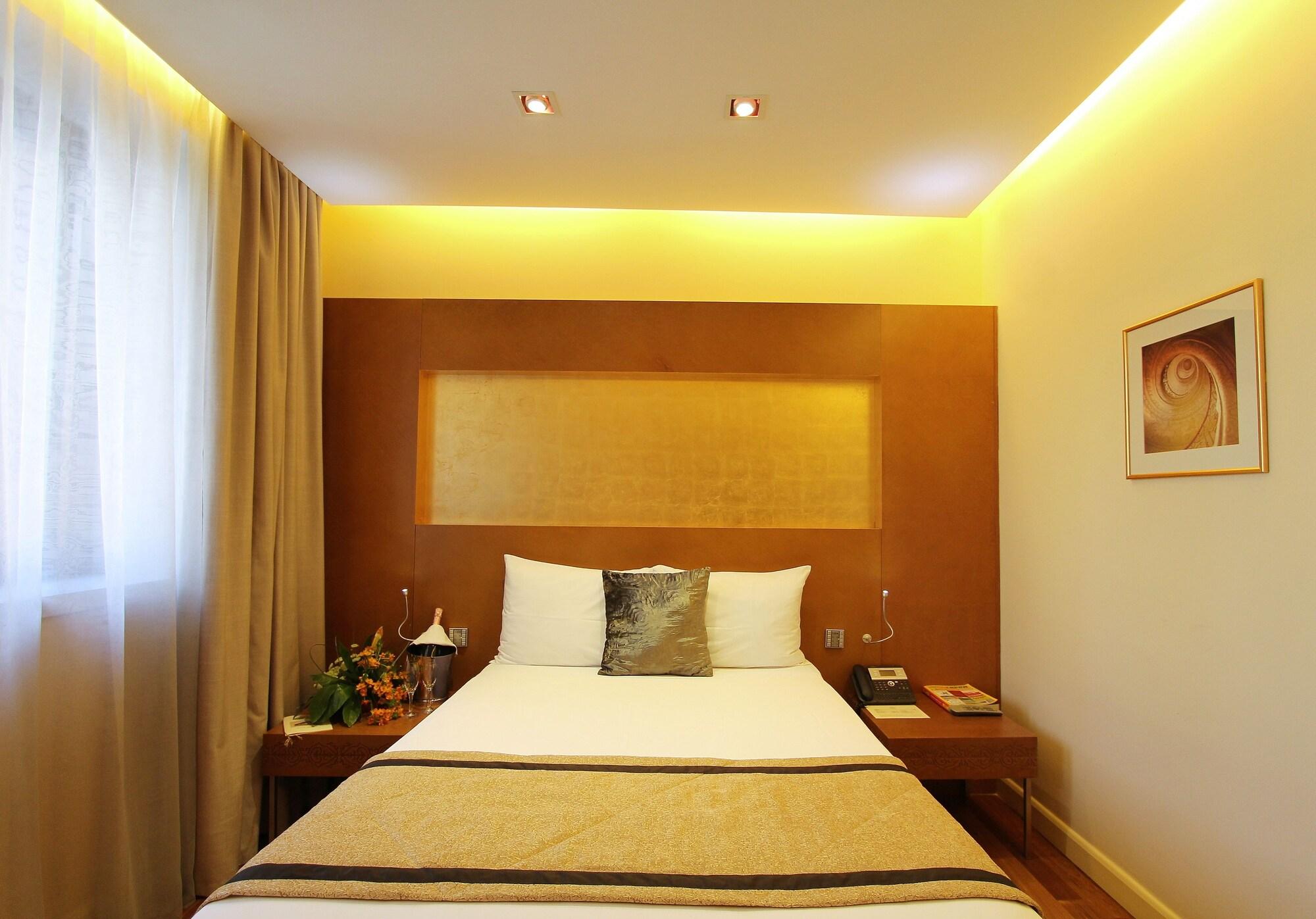 The Dostyk Hotel Алма Ата Екстериор снимка