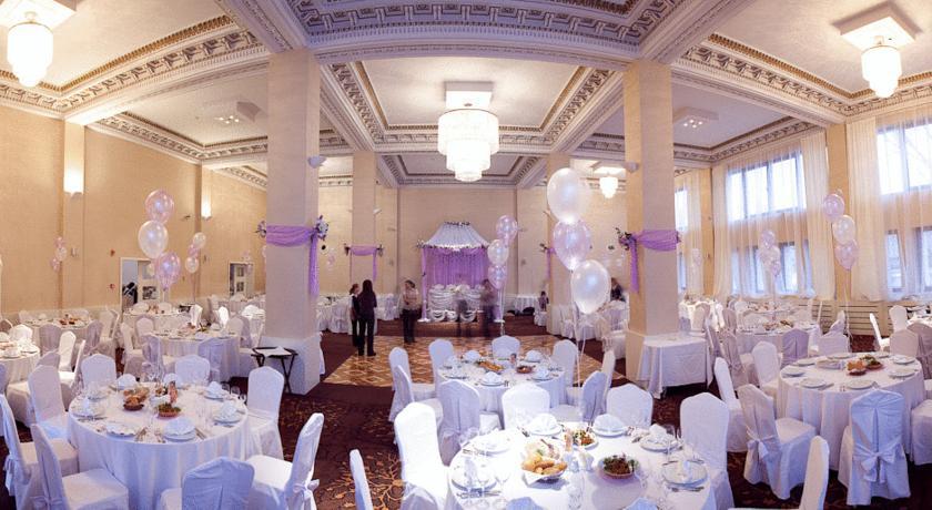 The Dostyk Hotel Алма Ата Екстериор снимка