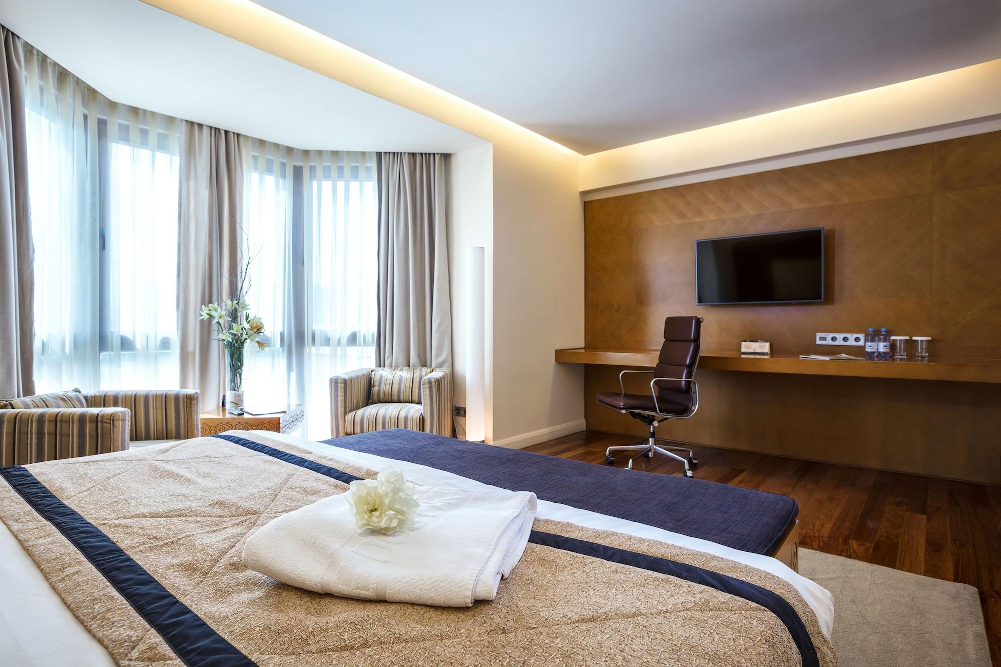 The Dostyk Hotel Алма Ата Екстериор снимка