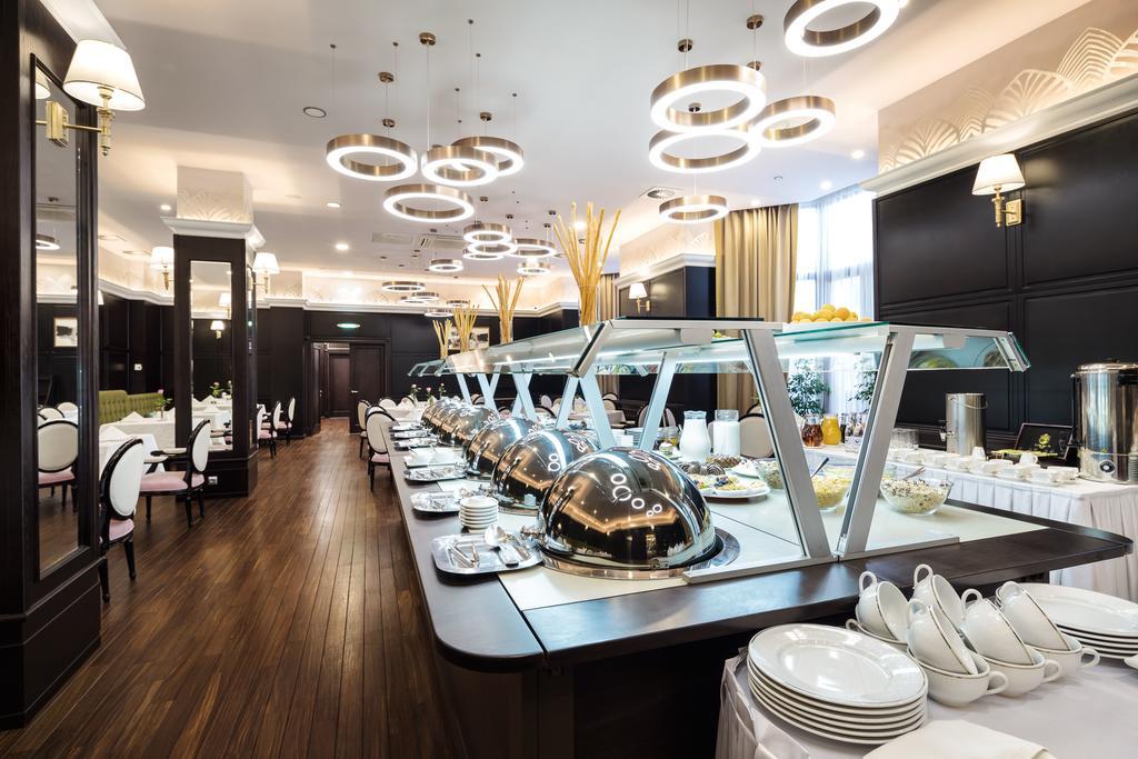The Dostyk Hotel Алма Ата Екстериор снимка