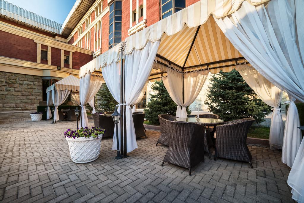The Dostyk Hotel Алма Ата Екстериор снимка
